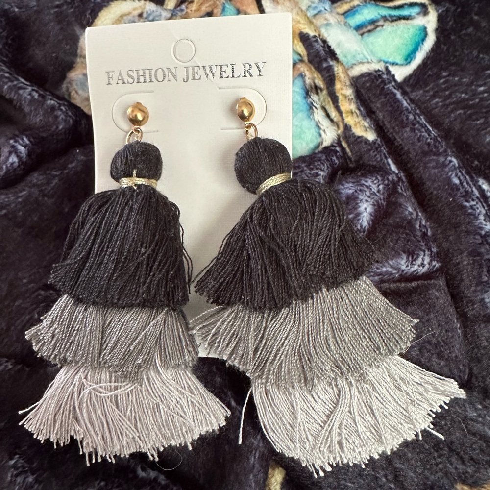 Fashion Jewelry Black and Gray Ombre Tassel Earrings